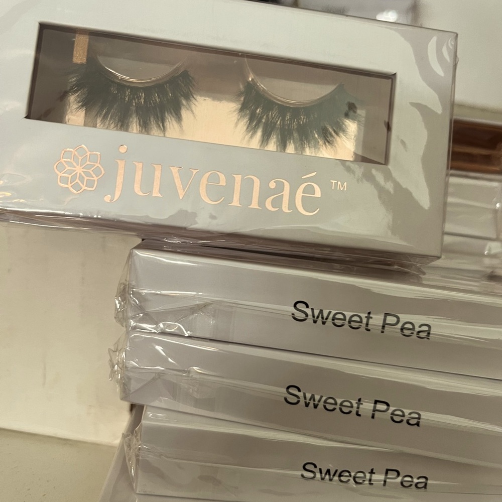 Juvenae sweet pea lashes